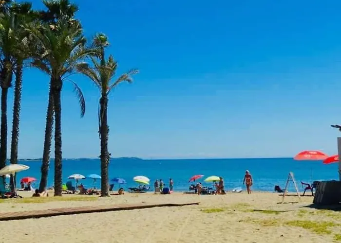 Casa La Luna 別荘 カンブリルス